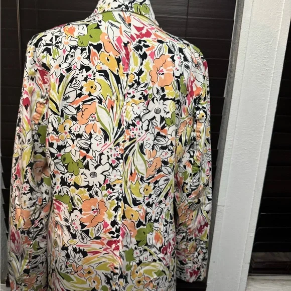 Kenar Vibrant Floral Jacket - Picture 7 of 11